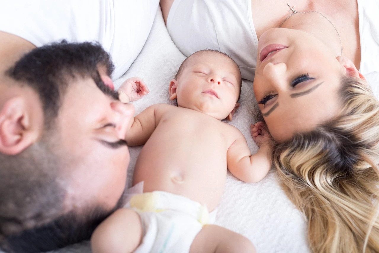 Finding Love with Family Values: Navigating Online Dating for Housewives